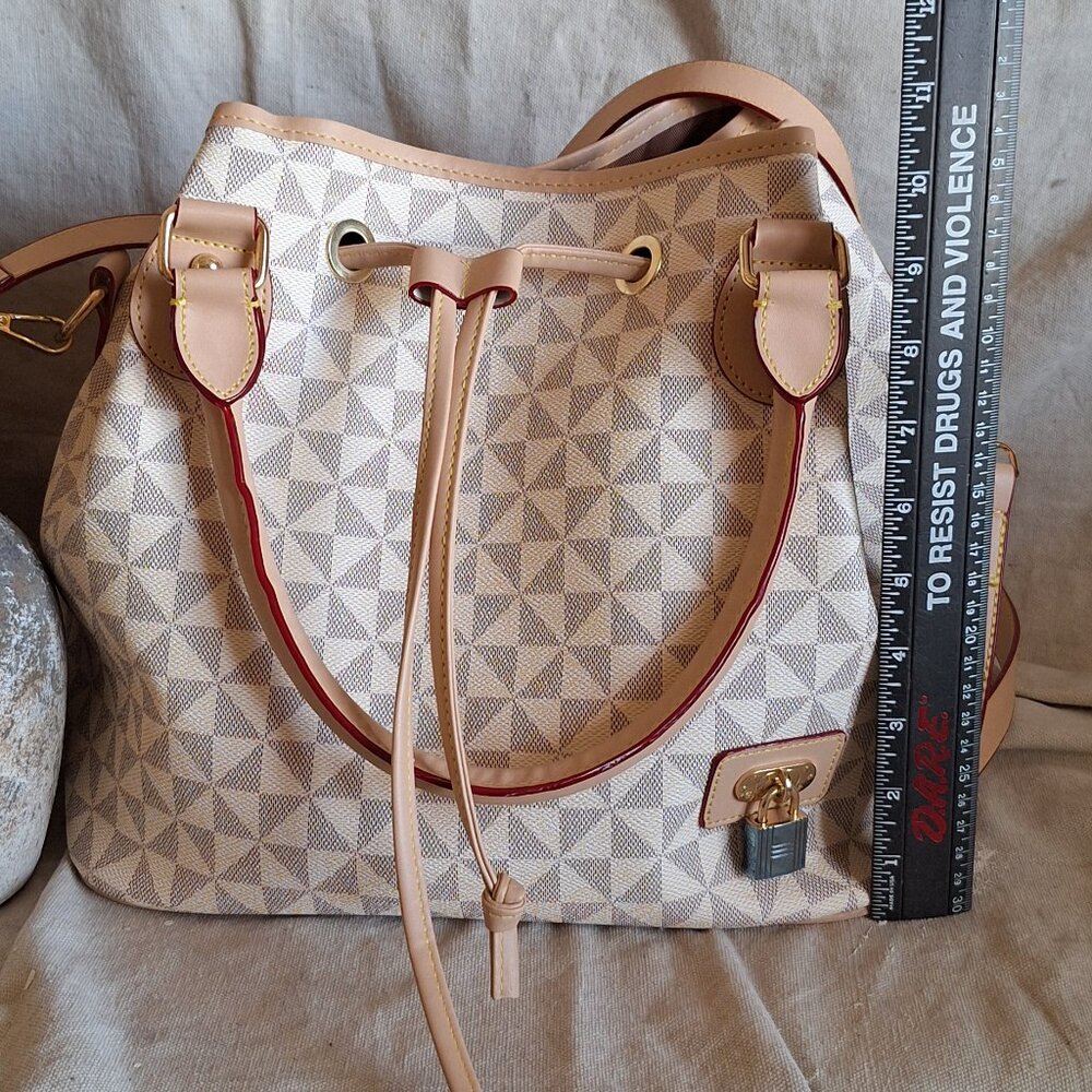Purse - Picture 10 of 10